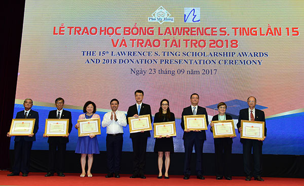 Quỹ Lawrence S. Ting trao 8,39 tỷ đồng học bổng giáo dục