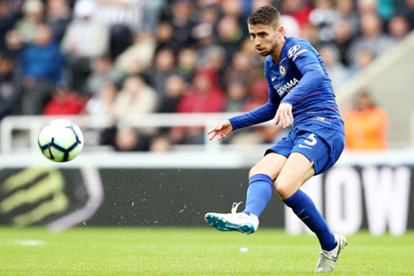 Chelsea tịt ngòi ở Stamford Bridge