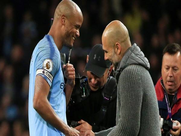 Kompany đã nói lời chia tay Man City.