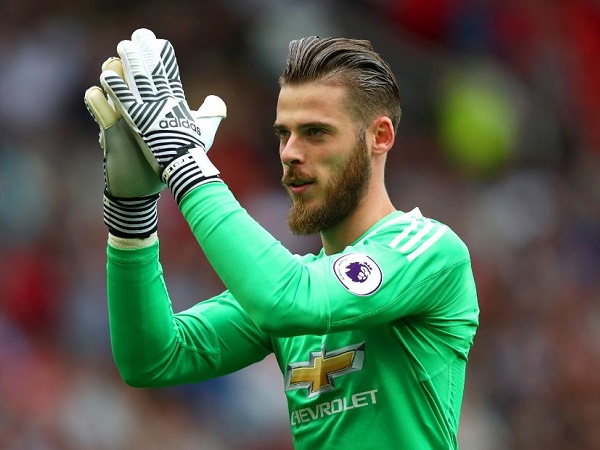 HLV MU ép thủ môn số 1, De Gea tập thêm chân