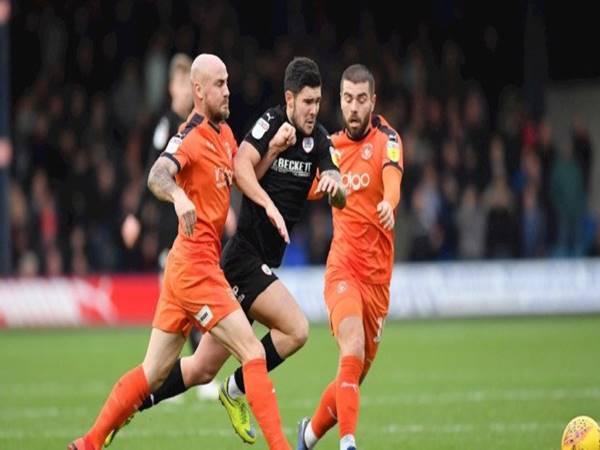 Nhận định trận đấu Barnsley vs Luton Town (1h45 ngày 18/8)