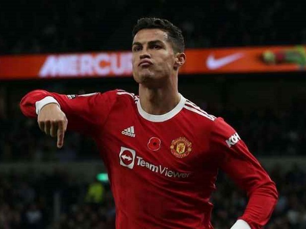 Bóng đá hôm nay 3/11: Ronaldo được HLV đối thủ chúc mừng