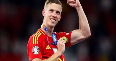 Tin Barca 8/8: Dani Olmo chọn áo số 20 ở CLB Barcelona