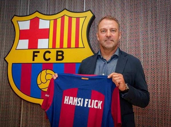 BĐQT 4/9: Wenger khen ngợi Barca thời HLV Hansi Flick