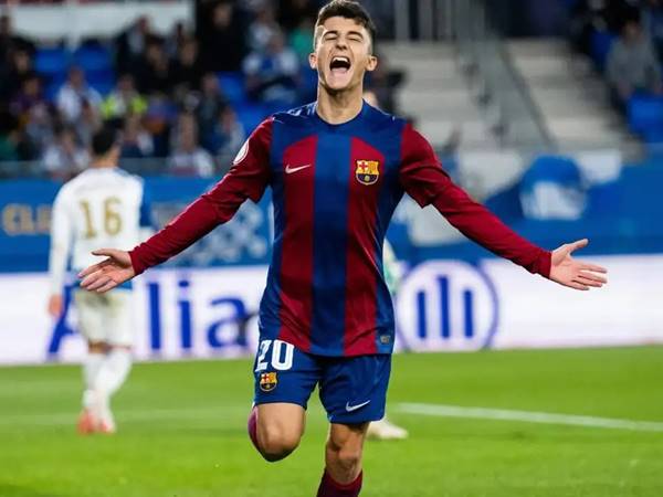 Tin Barca 4/10: HLV Hansi Flick xem xét đôn Unai Hernandez lên đội một